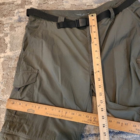 Columbia Green Convertible hiking pants. 2 belts. Zip off legs. Men's size 38x30 - Picture 15 of 16